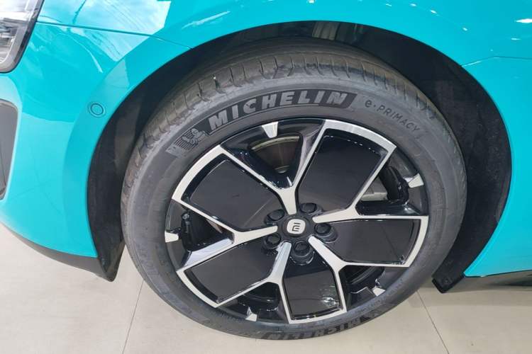 Used Xiaomi Auto SU7 2024 Rear-Drive Ultra-Long Range Advanced Pro-Level Intelligent Driving Version Left Front Wheel Hub