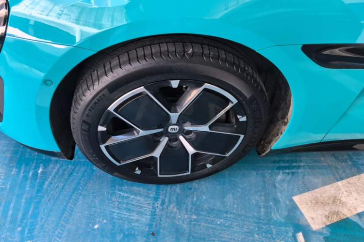 Used Xiaomi Auto SU7 2024 Rear-Drive Long-Range Intelligent Driving Version Left Front Wheel Hub