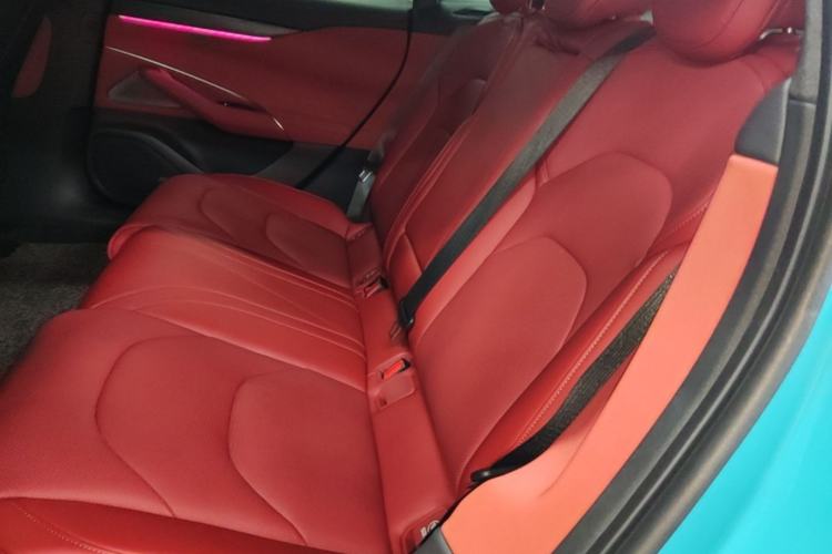 Used Xiaomi Auto SU7 2024 Rear-Drive Long-Range Intelligent Driving Version Left Rear Seat