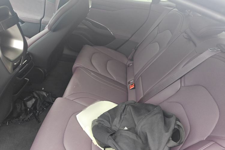 Used Xiaomi Auto SU7 2024 Four-Wheel Drive Ultra-Long Range Advanced Intelligent Driving Max Edition Left Rear Seat