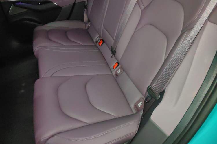 Used Xiaomi Auto SU7 2024 Four-Wheel Drive Ultra-Long Range Advanced Intelligent Driving Max Edition Left Rear Seat