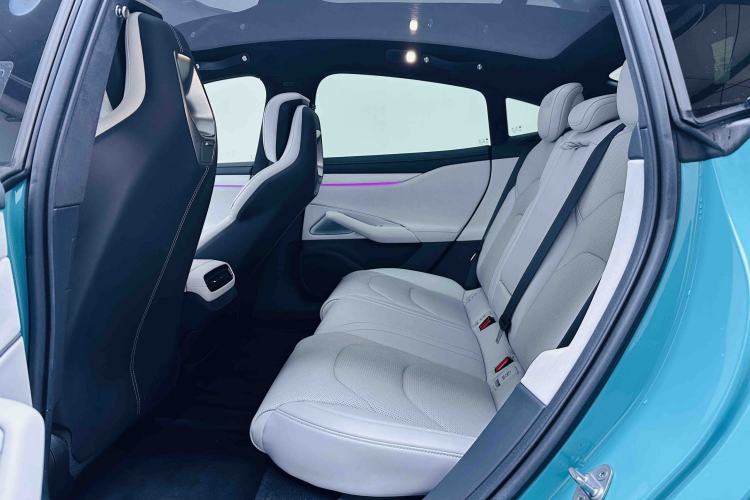 Used Xiaomi Auto SU7 2024 Four-Wheel Drive Ultra-Long Range Advanced Intelligent Driving Max Edition Left Rear Seat
