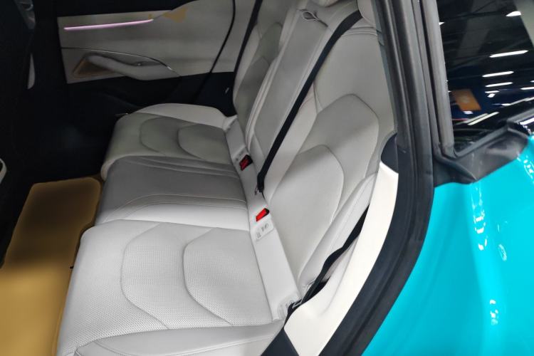 Used Xiaomi Auto SU7 2024 Four-Wheel Drive Ultra-Long Range Advanced Intelligent Driving Max Edition Left Rear Seat
