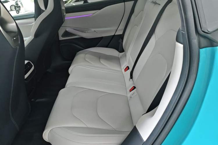 Used Xiaomi Auto SU7 2024 Four-Wheel Drive Ultra-Long Range Advanced Intelligent Driving Max Edition Left Rear Seat