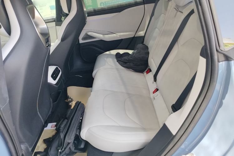 Used Xiaomi Auto SU7 2024 Four-Wheel Drive Ultra-Long Range Advanced Intelligent Driving Max Edition Left Rear Seat