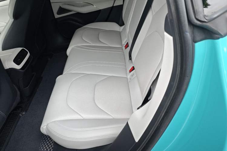 Used Xiaomi Auto SU7 2024 Four-Wheel Drive Ultra-Long Range Advanced Intelligent Driving Max Edition Left Rear Seat