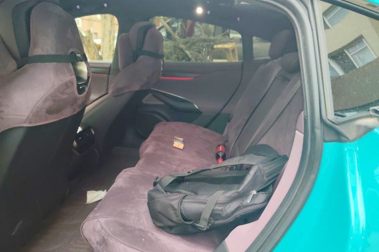 Used Xiaomi Auto SU7 2024 Rear-Drive Ultra-Long Range Advanced Pro-Level Intelligent Driving Version Left Rear Seat