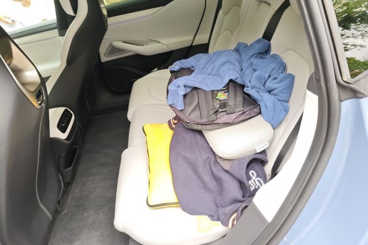 Used Xiaomi Auto SU7 2024 Four-Wheel Drive Ultra-Long Range Advanced Intelligent Driving Max Edition Left Rear Seat
