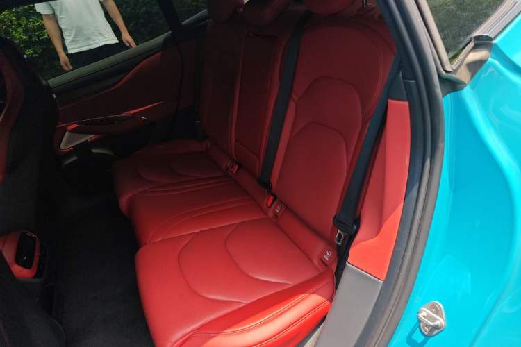 Used Xiaomi Auto SU7 2024 Four-Wheel Drive Ultra-Long Range Advanced Intelligent Driving Max Edition Left Rear Seat