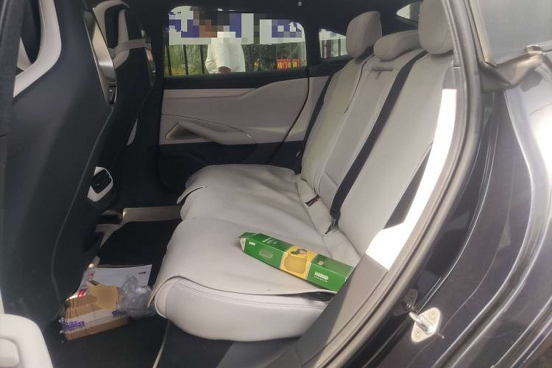 Used Xiaomi Auto SU7 2024 Rear-Drive Ultra-Long Range Advanced Pro-Level Intelligent Driving Version Left Rear Seat