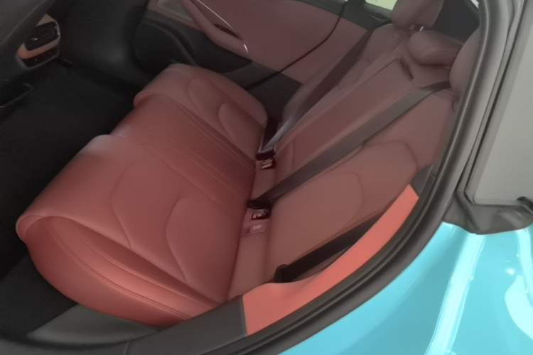Used Xiaomi Auto SU7 2024 Four-Wheel Drive Ultra-Long Range Advanced Intelligent Driving Max Edition Left Rear Seat