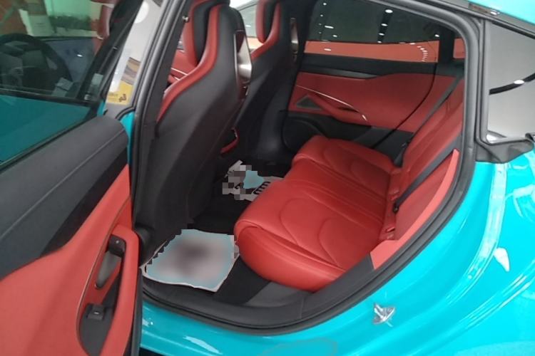 Used Xiaomi Auto SU7 2024 Four-Wheel Drive Ultra-Long Range Advanced Intelligent Driving Max Edition Left Rear Seat