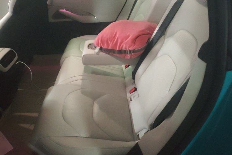 Used Xiaomi Auto SU7 2024 Four-Wheel-Drive Max Founder's Edition Left Rear Seat