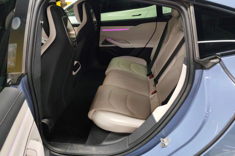 Used Xiaomi Auto SU7 2024 Four-Wheel Drive Ultra-Long Range Advanced Intelligent Driving Max Edition Left Rear Seat