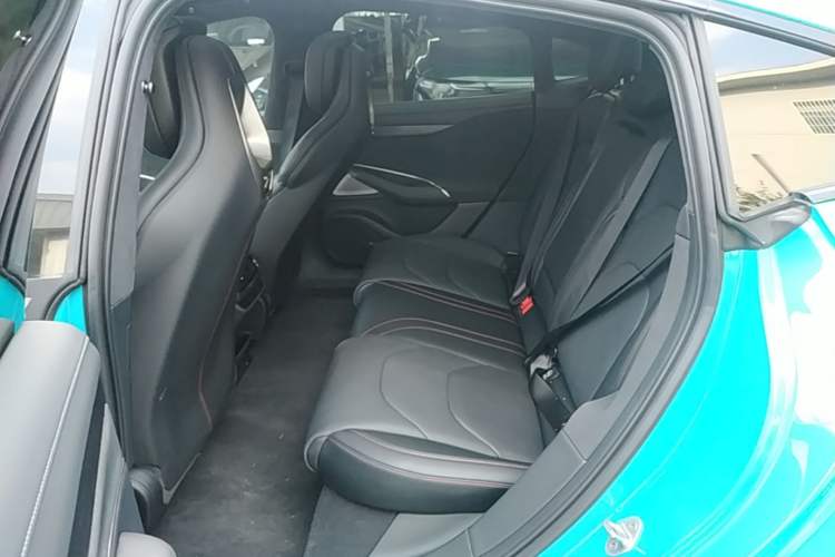 Used Xiaomi Auto SU7 2024 Four-Wheel-Drive Max Founder's Edition Left Rear Seat