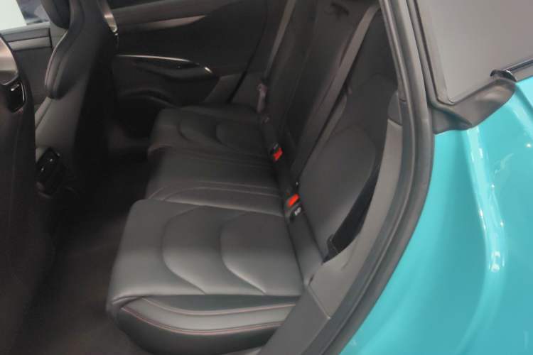 Used Xiaomi Auto SU7 2024 Rear-Drive Ultra-Long Range Advanced Pro-Level Intelligent Driving Version Left Rear Seat