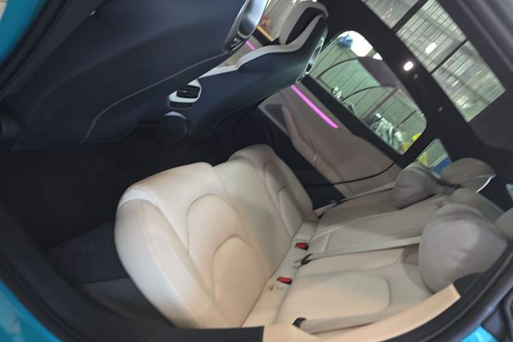 Used Xiaomi Auto SU7 2024 Four-Wheel Drive Ultra-Long Range Advanced Intelligent Driving Max Edition Left Rear Seat
