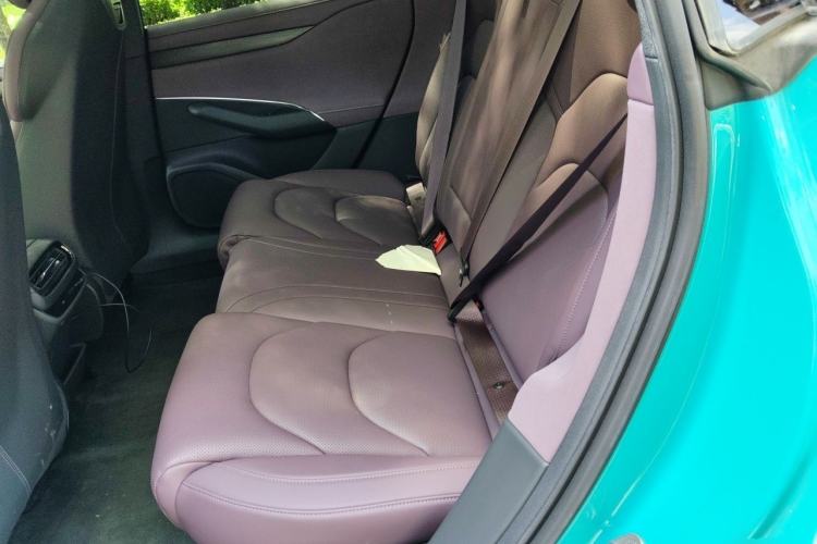 Used Xiaomi Auto SU7 2024 Rear-Drive Ultra-Long Range Advanced Pro-Level Intelligent Driving Version Left Rear Seat