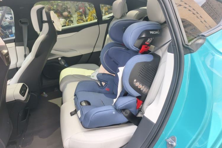 Used Xiaomi Auto SU7 2024 Four-Wheel Drive Ultra-Long Range Advanced Intelligent Driving Max Edition Left Rear Seat