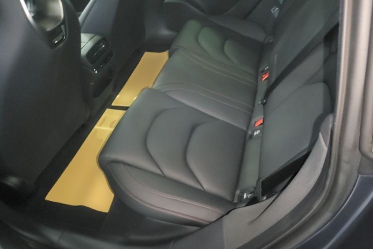Used Xiaomi Auto SU7 2024 Rear-Drive Long-Range Intelligent Driving Version Left Rear Seat