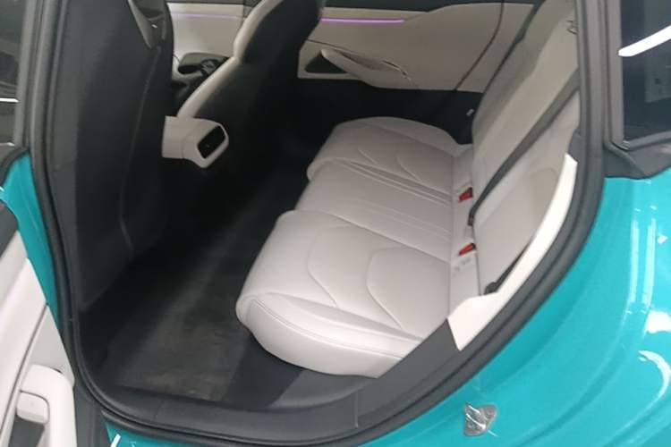 Used Xiaomi Auto SU7 2024 Four-Wheel Drive Ultra-Long Range Advanced Intelligent Driving Max Edition Left Rear Seat
