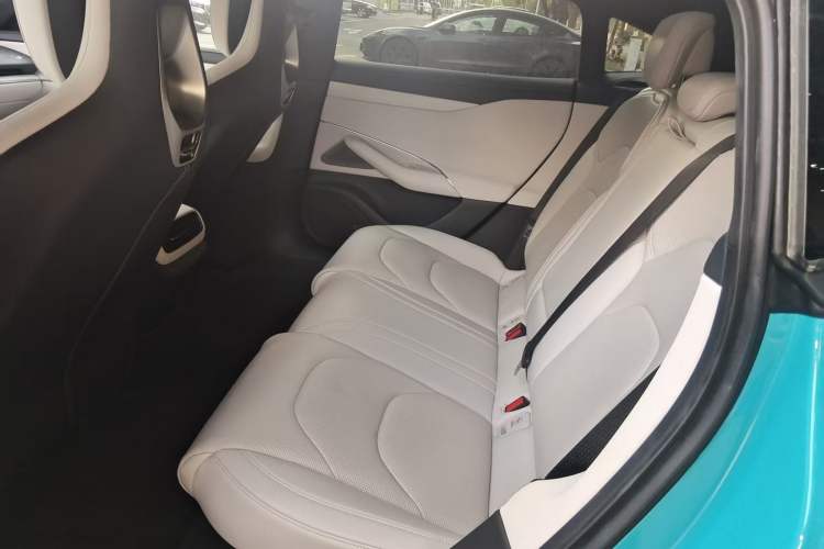 Used Xiaomi Auto SU7 2024 Rear-Drive Ultra-Long Range Advanced Pro-Level Intelligent Driving Version Left Rear Seat