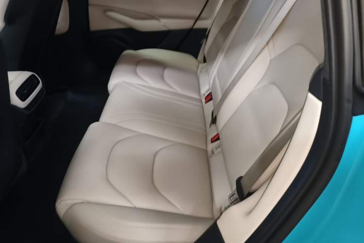 Used Xiaomi Auto SU7 2024 Rear-Drive Ultra-Long Range Advanced Pro-Level Intelligent Driving Version Left Rear Seat
