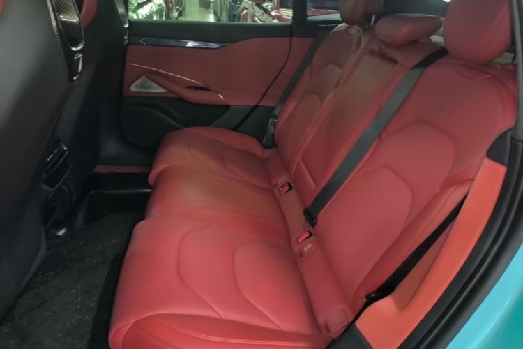 Used Xiaomi Auto SU7 2024 Rear-Drive Ultra-Long Range Advanced Pro-Level Intelligent Driving Version Left Rear Seat