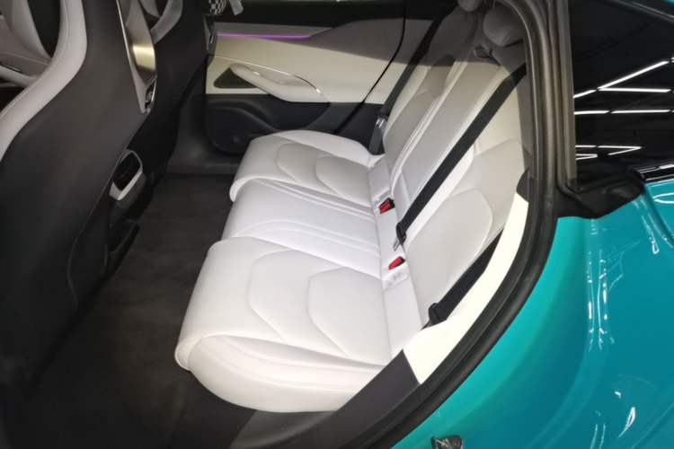 Used Xiaomi Auto SU7 2024 Rear-Drive Long-Range Intelligent Driving Version Left Rear Seat