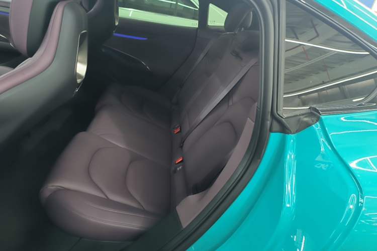 Used Xiaomi Auto SU7 2024 Rear-Drive Long-Range Intelligent Driving Version Left Rear Seat
