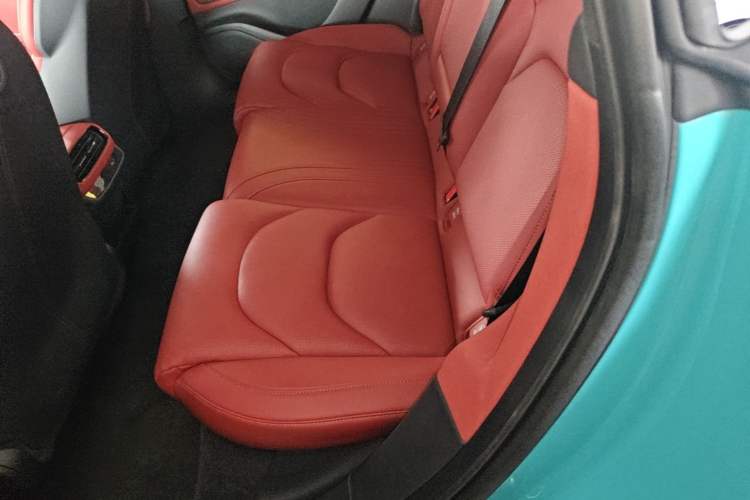 Used Xiaomi Auto SU7 2024 Four-Wheel Drive Ultra-Long Range Advanced Intelligent Driving Max Edition Left Rear Seat