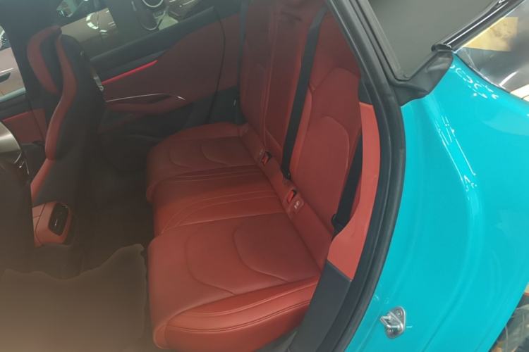 Used Xiaomi Auto SU7 2024 Four-Wheel Drive Ultra-Long Range Advanced Intelligent Driving Max Edition Left Rear Seat