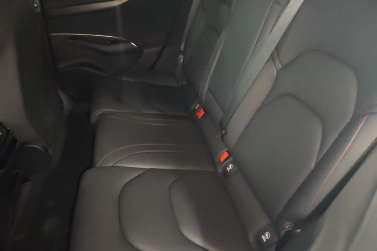 Used Xiaomi Auto SU7 2024 Rear-Drive Long-Range Intelligent Driving Version Left Rear Seat