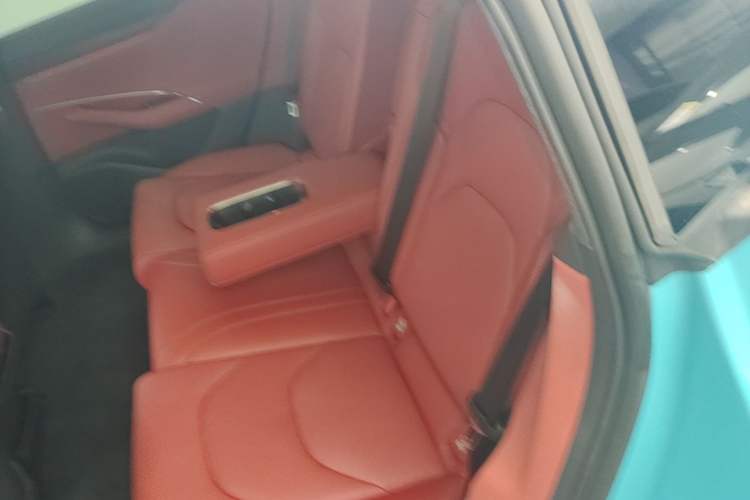Used Xiaomi Auto SU7 2024 Rear-Drive Long-Range Intelligent Driving Version Left Rear Seat