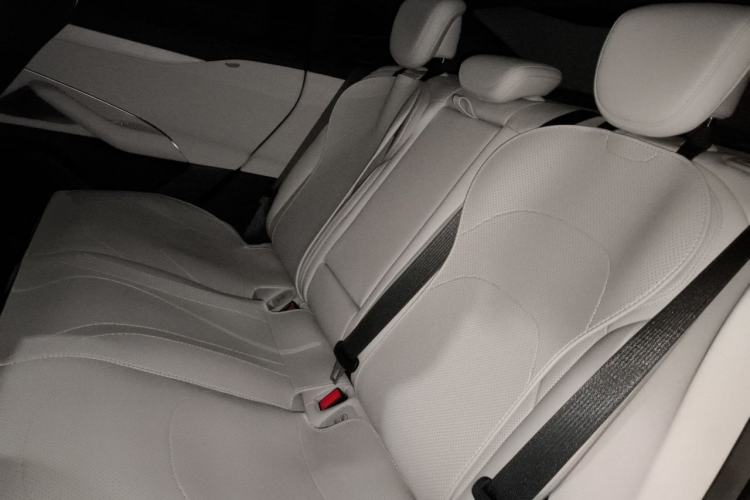 Used Xiaomi Auto SU7 2024 Four-Wheel Drive Ultra-Long Range Advanced Intelligent Driving Max Edition Left Rear Seat