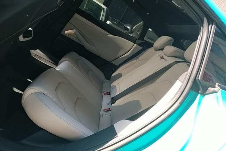 Used Xiaomi Auto SU7 2024 Rear-Drive Long-Range Intelligent Driving Version Left Rear Seat