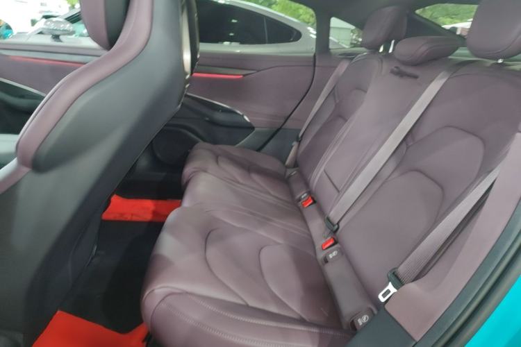 Used Xiaomi Auto SU7 2024 Rear-Drive Ultra-Long Range Advanced Pro-Level Intelligent Driving Version Left Rear Seat