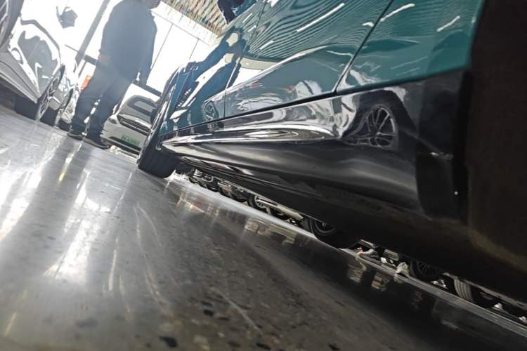 Used Xiaomi Auto SU7 2024 Rear-Drive Long-Range Intelligent Driving Version Left Side Sill
