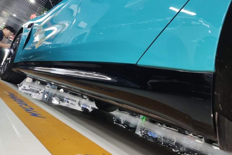 Used Xiaomi Auto SU7 2024 Rear-Drive Long-Range Intelligent Driving Version Left Side Sill