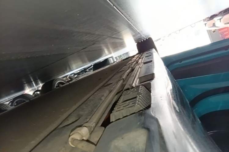 Used Xiaomi Auto SU7 2024 Rear-Drive Ultra-Long Range Advanced Pro-Level Intelligent Driving Version Left Side Sill