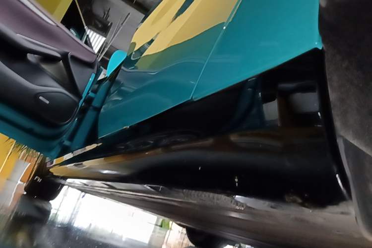 Used Xiaomi Auto SU7 2024 Rear-Drive Long-Range Intelligent Driving Version Left Side Sill