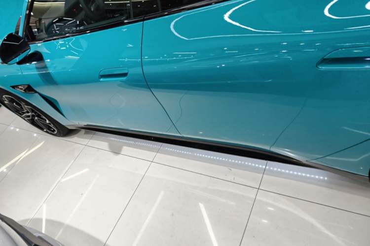 Used Xiaomi Auto SU7 2024 Rear-Drive Ultra-Long Range Advanced Pro-Level Intelligent Driving Version Left Side Sill