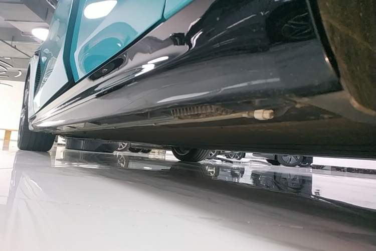 Used Xiaomi Auto SU7 2024 Rear-Drive Long-Range Intelligent Driving Version Left Side Sill