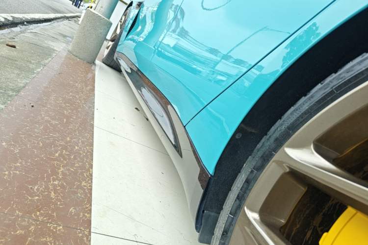 Used Xiaomi Auto SU7 2024 Four-Wheel Drive Ultra-Long Range Advanced Intelligent Driving Max Edition Left Side Sill