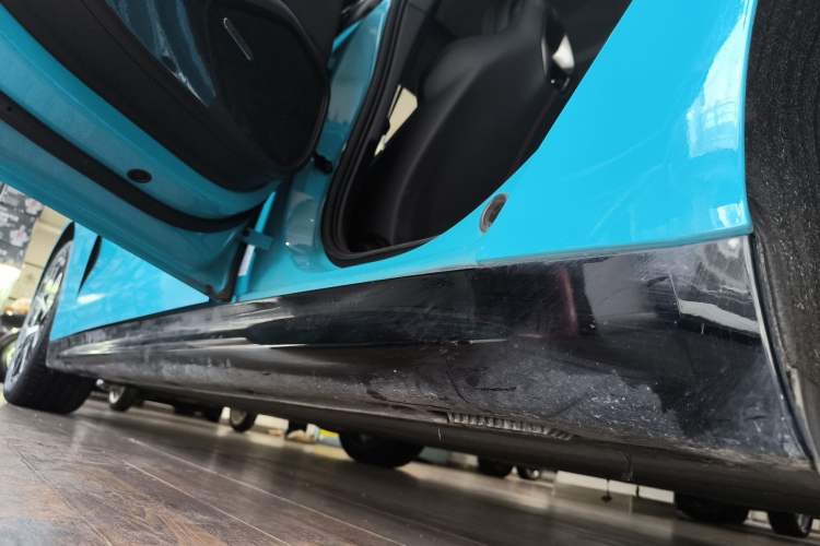 Used Xiaomi Auto SU7 2024 Rear-Drive Long-Range Intelligent Driving Version Left Side Sill