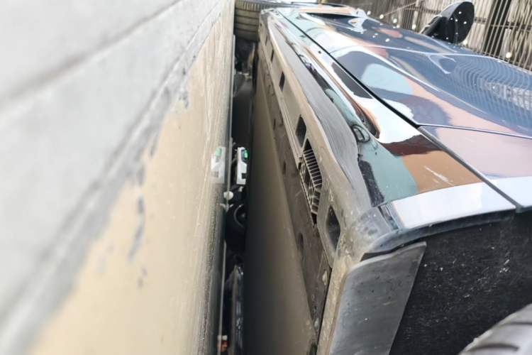 Used Xiaomi Auto SU7 2024 Rear-Drive Ultra-Long Range Advanced Pro-Level Intelligent Driving Version Left Side Sill
