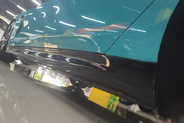 Used Xiaomi Auto SU7 2024 Four-Wheel Drive Ultra-Long Range Advanced Intelligent Driving Max Edition Left Side Sill