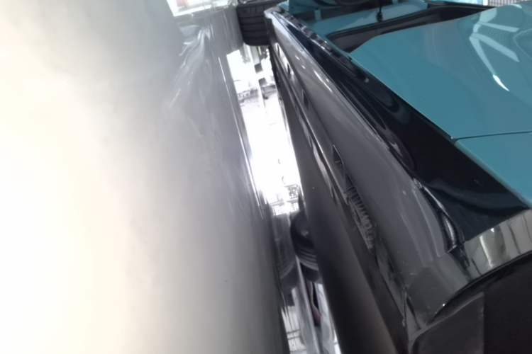 Used Xiaomi Auto SU7 2024 Four-Wheel Drive Ultra-Long Range Advanced Intelligent Driving Max Edition Left Side Sill