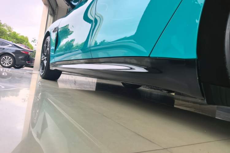 Used Xiaomi Auto SU7 2024 Rear-Drive Long-Range Intelligent Driving Version Left Side Sill