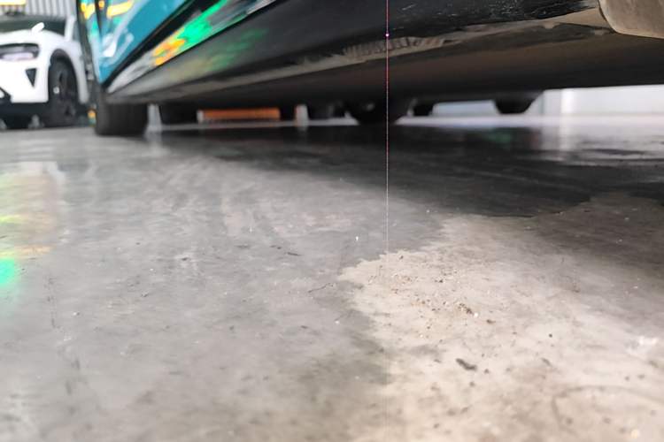Used Xiaomi Auto SU7 2024 Rear-Drive Long-Range Intelligent Driving Version Left Side Sill